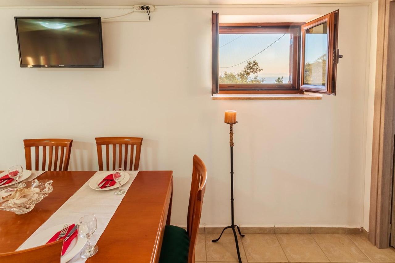Mani Summer Escape - Spacious Home, Fully Equipped Lévktron Exterior foto