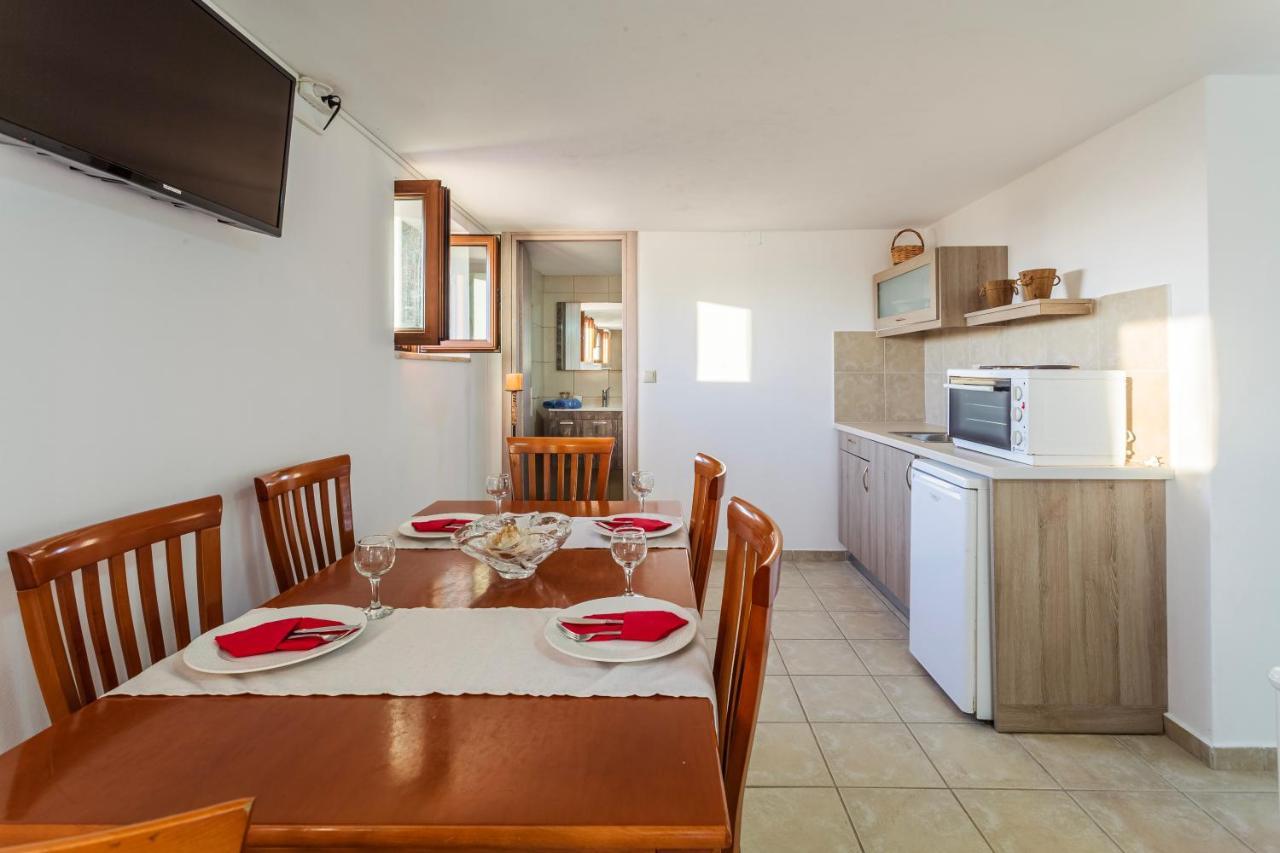 Mani Summer Escape - Spacious Home, Fully Equipped Lévktron Exterior foto